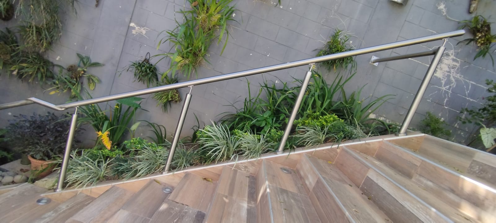 Escalera exterior jardín